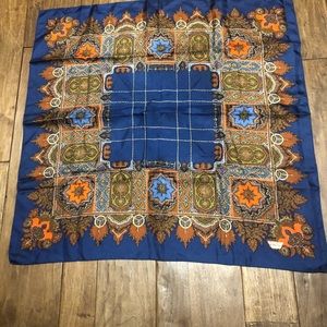 Liberty pocket scarf